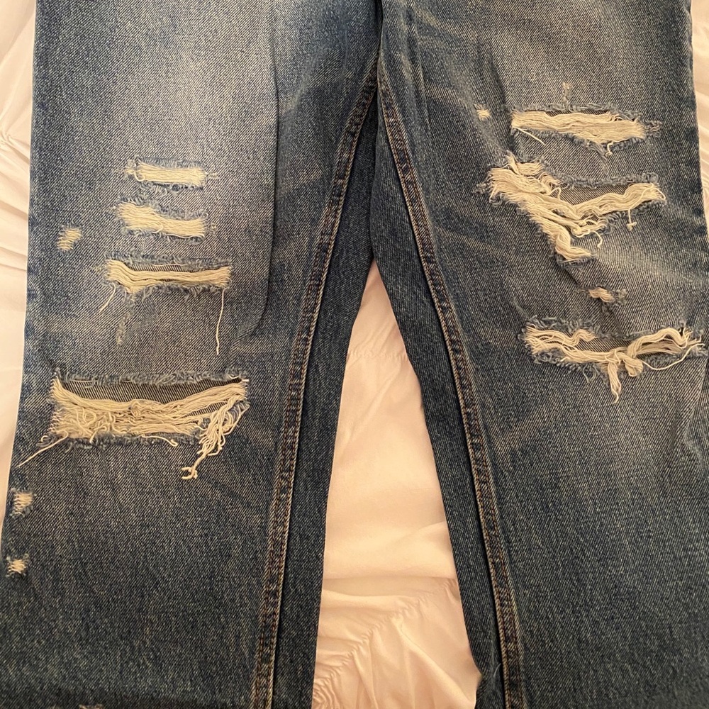 Abercrombie High Rise Girlfriend Ripped Jeans - Picture 5 of 7